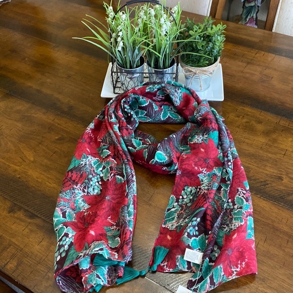 Cato Scarf - Picture 1 of 9